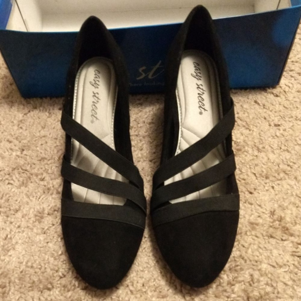 Easy Street Camillo Black Suede - size 6.5M - Picture 2 of 6